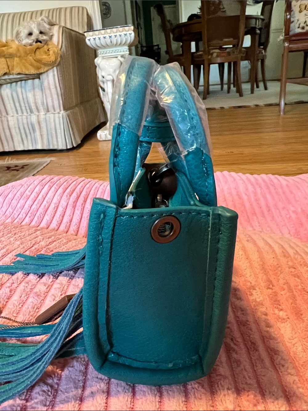 Wrangler Cowhide Mini Fringe Tote Keychain - Picture 5 of 9